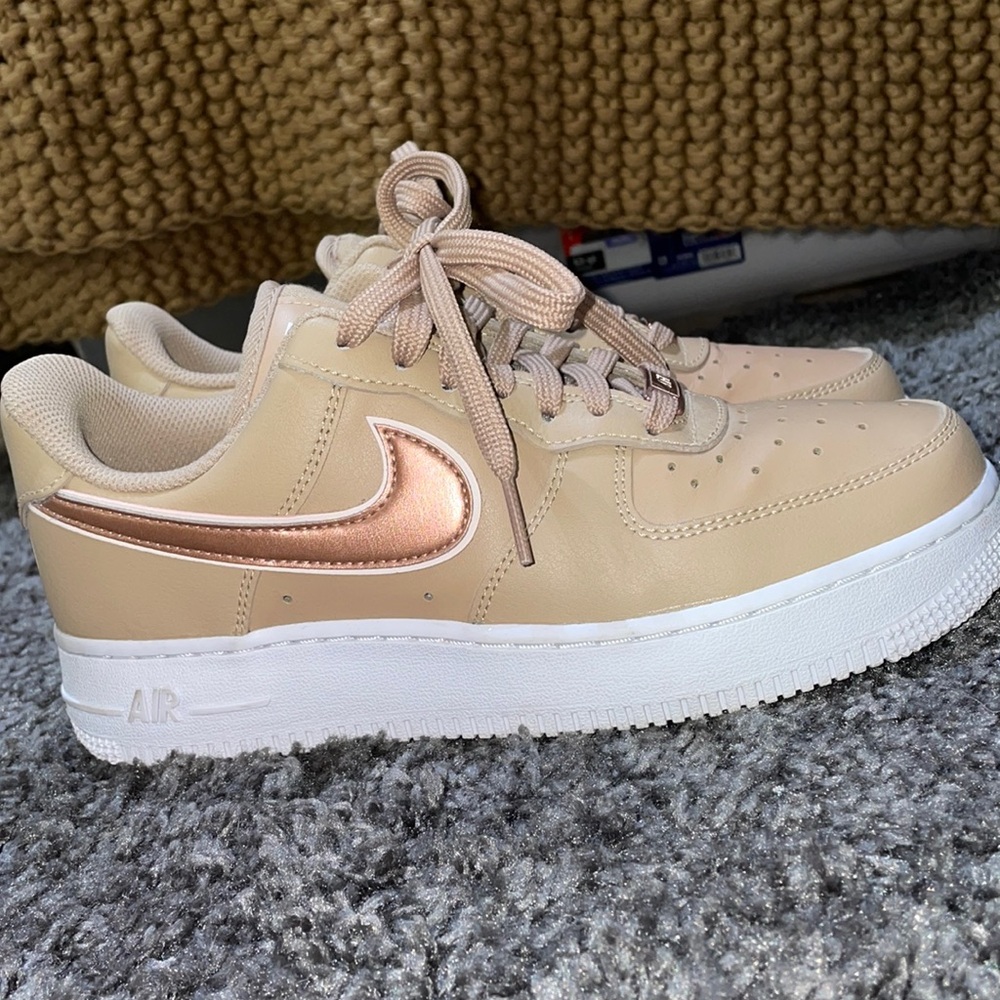 Nike Air Force 1 Tan Metallic Rose Gold